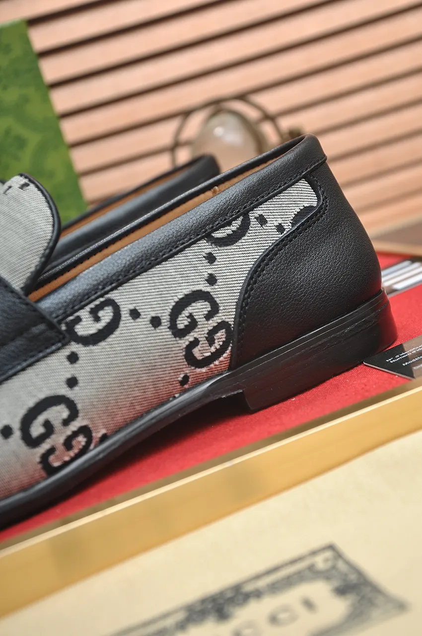 Men's shoes 💰600💶 Brand: GUCCI (Gucci) Standard size: Men's size 38/44 (45 can be customized) Grade: Same as the official website Original quality Material: Original cowhide Water-dyed cowhide lining Original rubber outsole Style category: Men's fashionable casual leather shoes Distinguished big-name luxury elements Top luxury Color: Actual picture